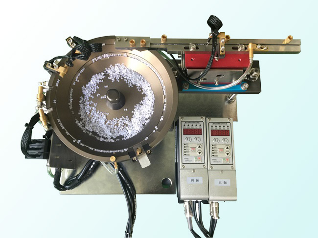 手機按鍵絕緣振動送料系統(tǒng)13600.jpg 手機按鍵絕緣振動送料系統(tǒng)13600.jpg